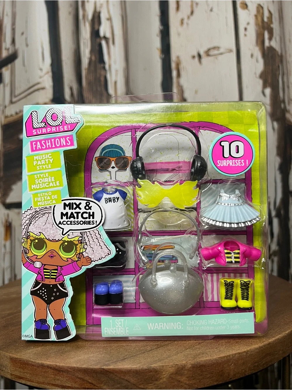 L.O.L. Surprise! Music Fashions 10-Surprise Mix & Match Accessory Pack